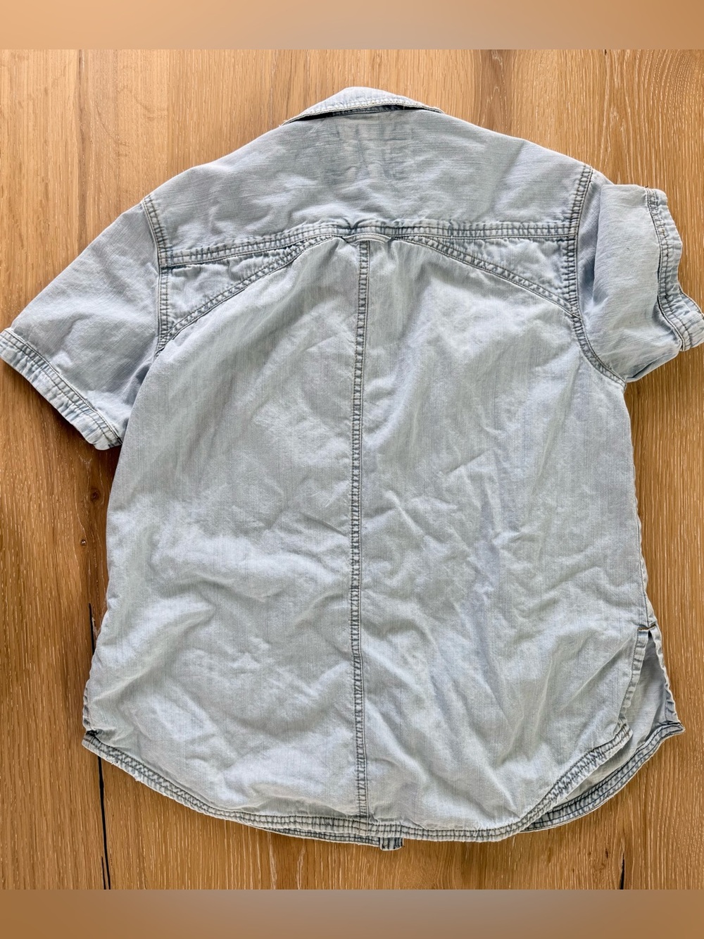 We The Free Light Blue Denim Short-Sleeve Button-Up Shirt - Picture 2 of 3